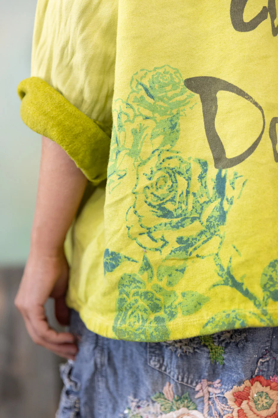 Magnolia Pearl "Frida Hermosa Sweatshirt" Top 2432